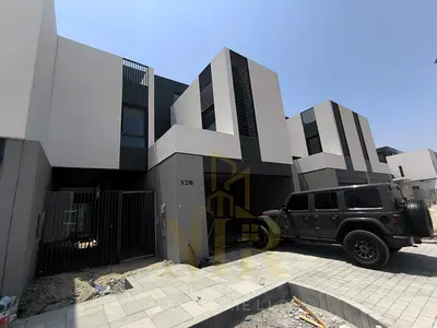 🏡 Luxury villa for sale in Al Zorah – Ajman | Ground + 2 floors | Brand new, first occupancy | 4 master bedrooms + maid's room | Large garden and ter