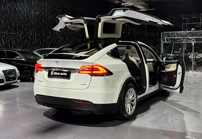 2018 Tesla MODEL X — фото 4