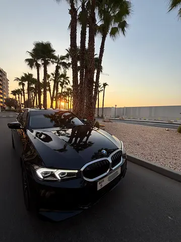 BMW 3-Series 318i 2025 GCC Specs owned by lady