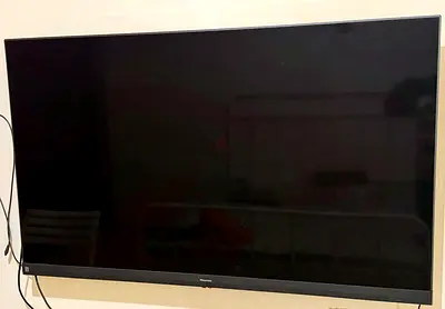 Hisense 55 inch UHD ULED Smart TV (Excellent working condition)