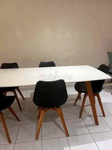 IDdesign White Dining Table