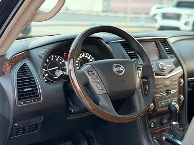 نيسان باترول V8 LE TITANIUM خليجي فول اوبشن سقف نجوم قمة في النظافة-3