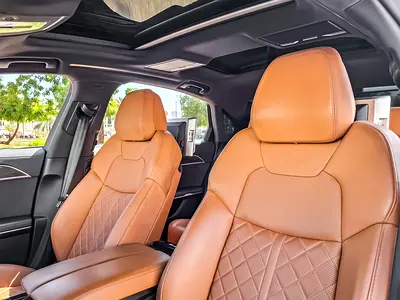 صورة مصغرة 10 لـ 2023 AUDI A8