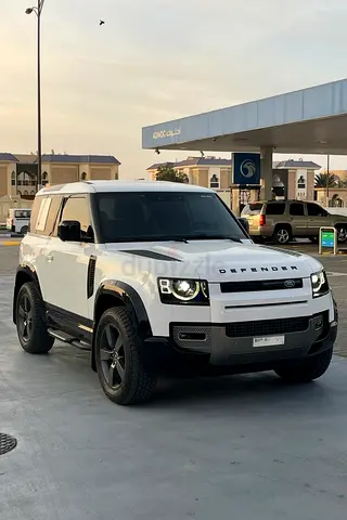 Land Rover Defender 90 X-Dynamic SE P300 2022 | GCC Specs