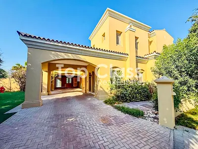 Lake View | Stunning 6-Bedroom Villa for Sale