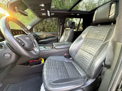 2022 Cadillac ESCALADE — миниатюра 11