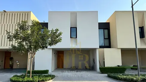 🏡✨ فيلا فاخرة للبيع في الزوراء – عجمان ✨🏡