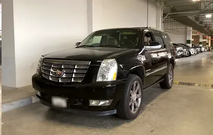 2010 Cadillac Escalade Premium | GCC Specs | Pristine Condition