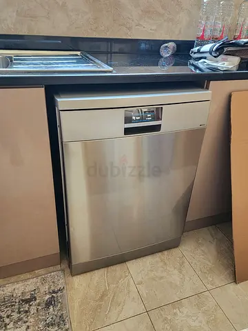 Siemens IQ700 Dishwasher Three Rack Latest Version With Great Condition Like New