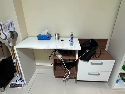 Compact Office desk with drawers - white and wood finish