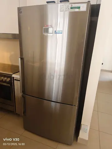 Bosch Series 8 Bottom-Freezer Digital Invtar Latest Version Refrigerator 85cm Good Condition