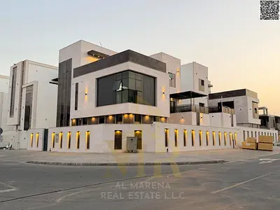 فيلا زاوية للبيع مع مسبح خاص، مصعد داخلي، ملكية حرة. السعر يشمل رسو م التسجيل والتمليك الماء والكهرباء والمصعد والتكييف المركزي.