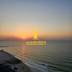 With a sea view, first occupancy, luxurious and elegant two-bedroom apartment with a living room, fu