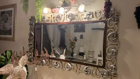 BEAUTIFUL LUXURY MIRORR ONLY 600