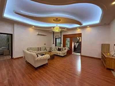 Huge Private Villa l 7 beds l 4 Halls l 2 Kitchens l Wood floors l 9 Car Spaces l Staff Accommodati