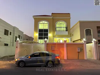 فيلا للبيع في عجمان – منطقة الروضة 2، موقع مميز شارع وسكة (Corner)  بسعر شامل كهرباء ومية ومكيفات وقريبة جداً من شارع الشيخ عمار، تملك حر