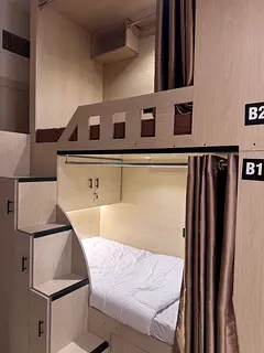 Comfortable Bedspace near DIC Metro