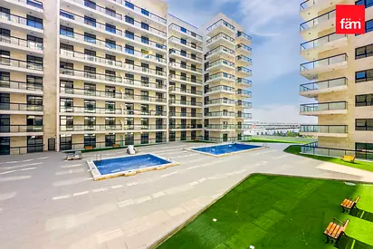 Fully Renovated 3BR+Maid |Chiller Free| Corner unit
