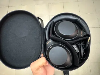 Sony WH-1000XM4 Noise Cancelling Headphones with Case