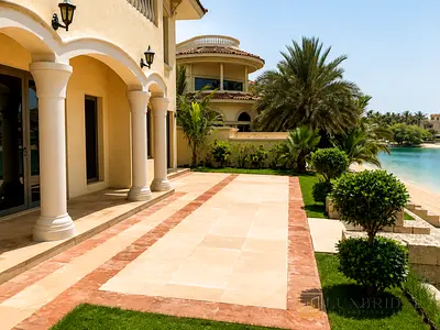 Exclusive Listing | Vacant | Beach Access