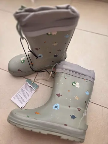 Kids waterproof rubber rain boots with drawstring, size EU 30-31