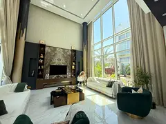 A rare opportunity to rent – a two-story villa with a roof terrace, 13,500 sq ft, 6 bedrooms