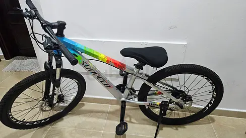 Bycycle as good as new ( seeling at half price)