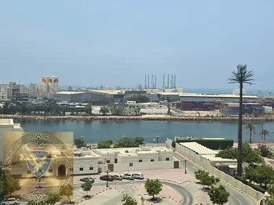 غرفتين وصالة بأطلالة بحرية مساحة واسعة وتشطيب حديث موقع مميز على الكورنيش قريب من شاطئ الحيرى وقريب من مخرج دبي وعجمان