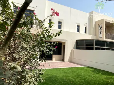 Vacant 3BR Villa plus Maid | Direct Pool View