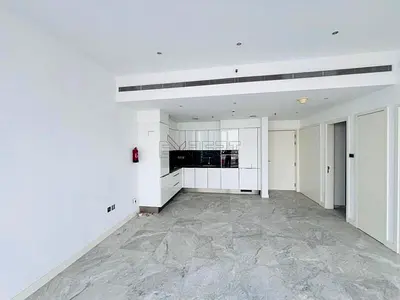 Luxury Apartment | Canal View | Vacant Unit