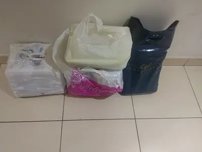كتب مدرسية إماراتية خاصة + دفاتر كمية كبيرة للبيع