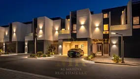 Villa directly from the owner, personal finishing, on a main street, close to all services, freehold
