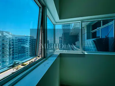 Spacious 1BR | Balcony | 821 Sq.Ft | Parking | Axis Residence 2