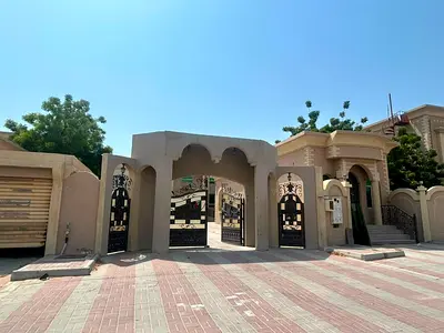 Commercial & Residential _ 5 Master Bedrooms _ 5,000 Sq Ft _ Private Parking _ Al Hamidiya _ AED 95000