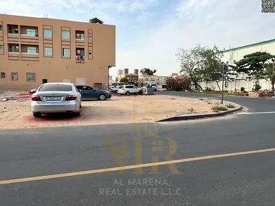 للبيع ارض زواية شارعين 10 الف قدم على شارع رئيسى تصريح سكنى استثمارى ارضى و اول تملك حر لجميع الجنسيات