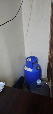 Used stove with cylinder and regulator. All sets. Gas pipe, new stove geepas company under warranty
