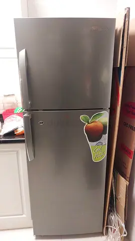 Samsung 2-Door Top Freezer Refrigerator - Silver, Good Condition