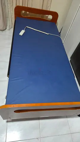 Hospital adjustable medical bed with mattress, on wheels - good condition