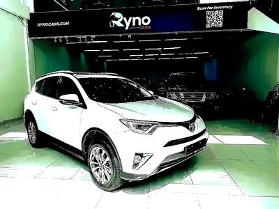 Massive Price Drop!!! // AED 2,600 // 20%DP // 2016 Toyota Rav 4 VXR 2.5L V4