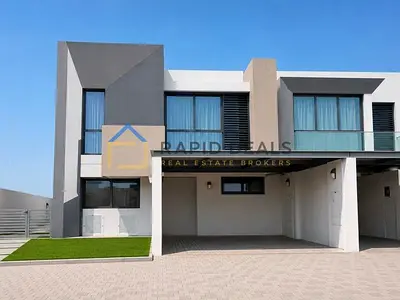 Single Row 4BR+M Townhouse for Rent - End Unit
