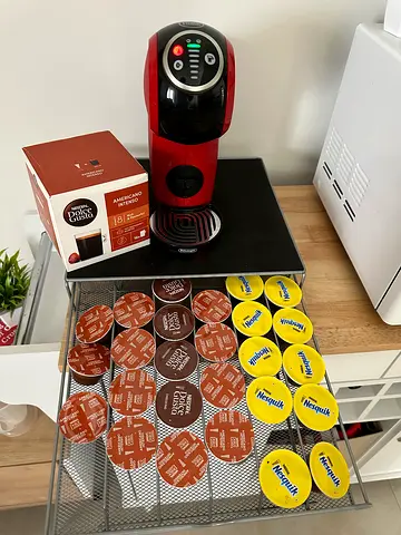 NESCAFÉ Dolce Gusto Genio S Coffee Machine Bundle