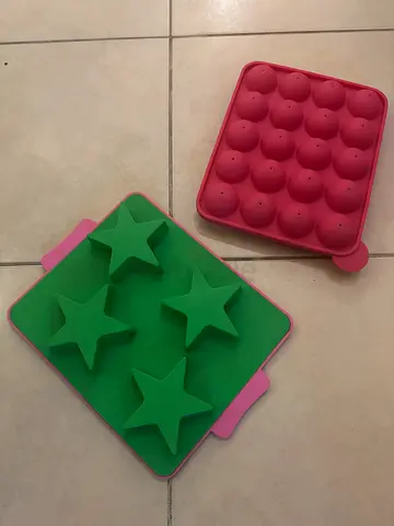 Cake pop molds