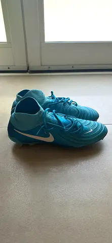 Nike Phantom Luna Elite US 10 / EU 44 football boots