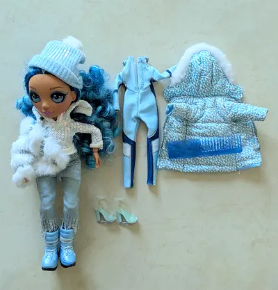 Rainbow High Skylar  fashion doll with winter outfit and extra clothes