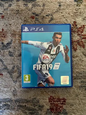 FIFA 19 (PS4) Game Disc
