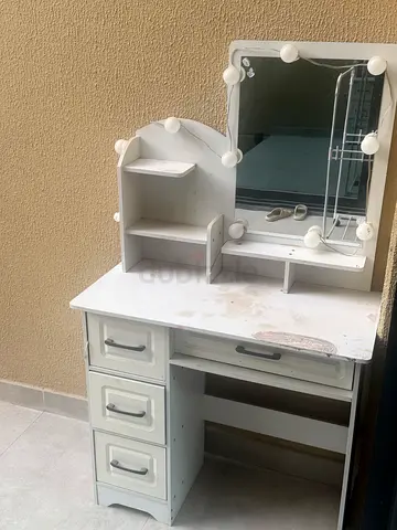 White Dressing Table with Mirror and Drawers - Used