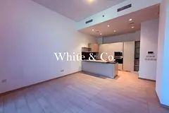 Ellington | Large Terrace | Appliances