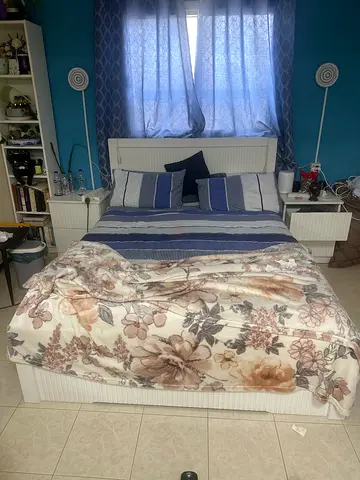 King size bed