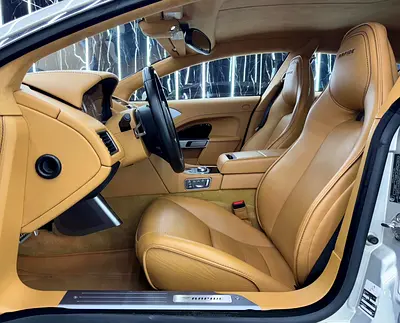 2012 Aston Martin RAPIDE 照片 12