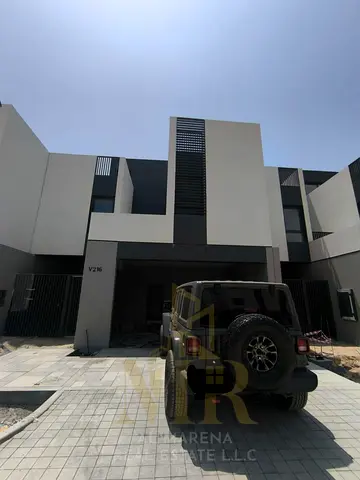 🏡 Luxury villa for sale in Al Zorah – Ajman | Ground + 2 floors | Brand new, first occupancy | 4 master bedrooms + maid's room | Large garden and ter